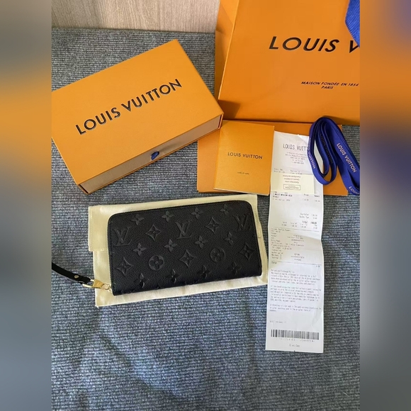 Louis Vuitton Black Monogram Zippy Wallet - Picture 1 of 16